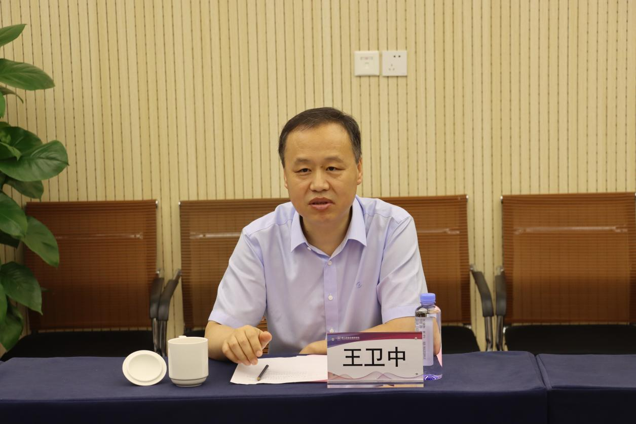 近日,山东省人力资源发展促进会会长夏鲁青一行到泰山高级经理研修院